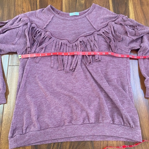 Distressed Maroon Fringe Long Sleeve Top. Size Medium - Picture 4 of 6